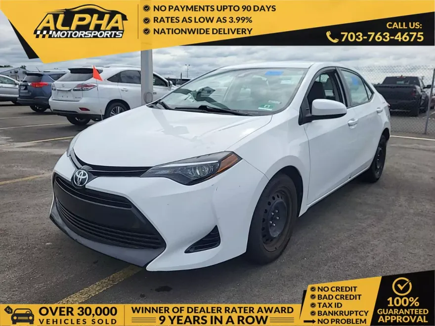 2018 Toyota Corolla LE photo 1