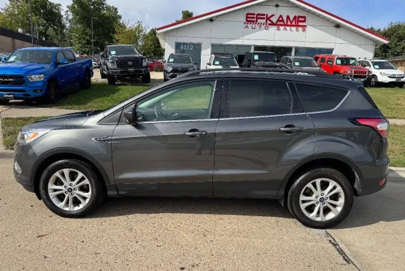 2018 Ford Escape SEL photo 1
