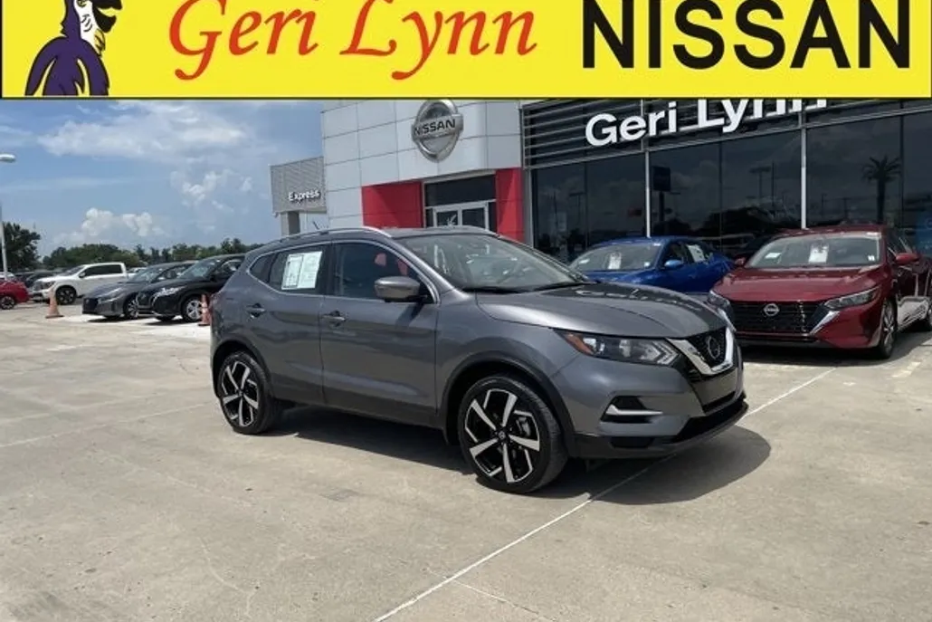 2022 Nissan Rogue Sport SL photo 1
