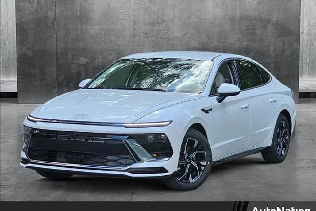 2025 Hyundai Sonata SEL photo 1