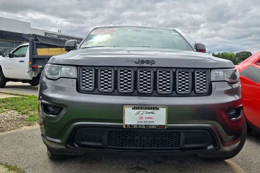 2019 Jeep Grand Cherokee Altitude photo 1