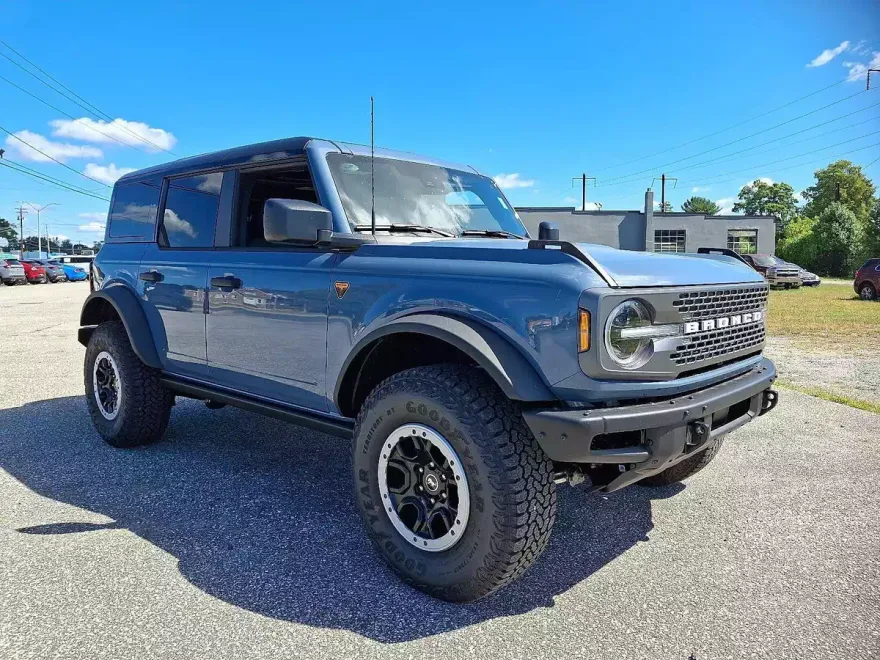 2025 Ford Bronco Badlands photo 1