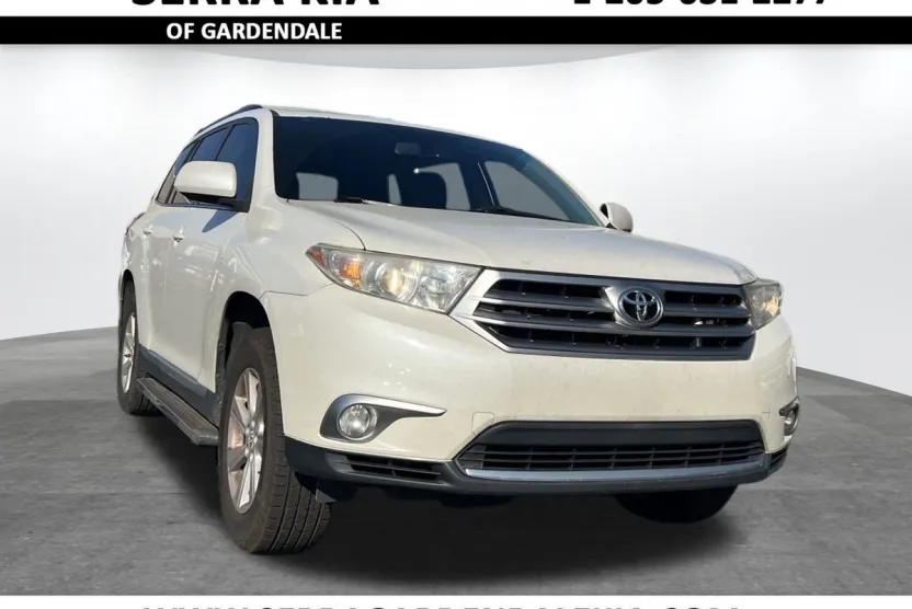 2012 Toyota Highlander SE photo 1