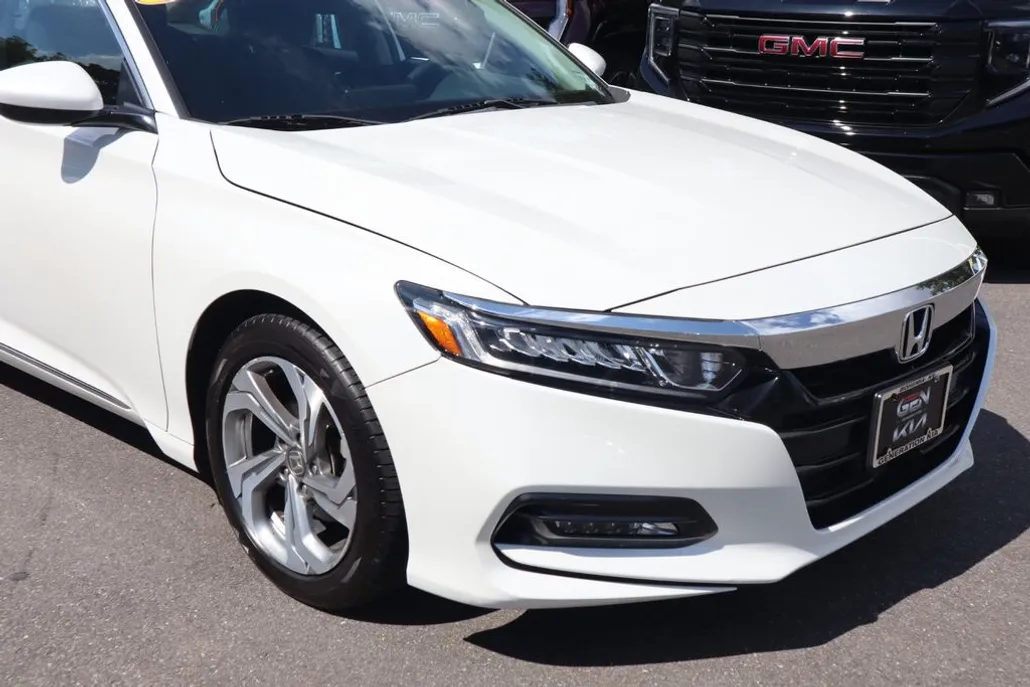 2018 Honda Accord EX photo 1