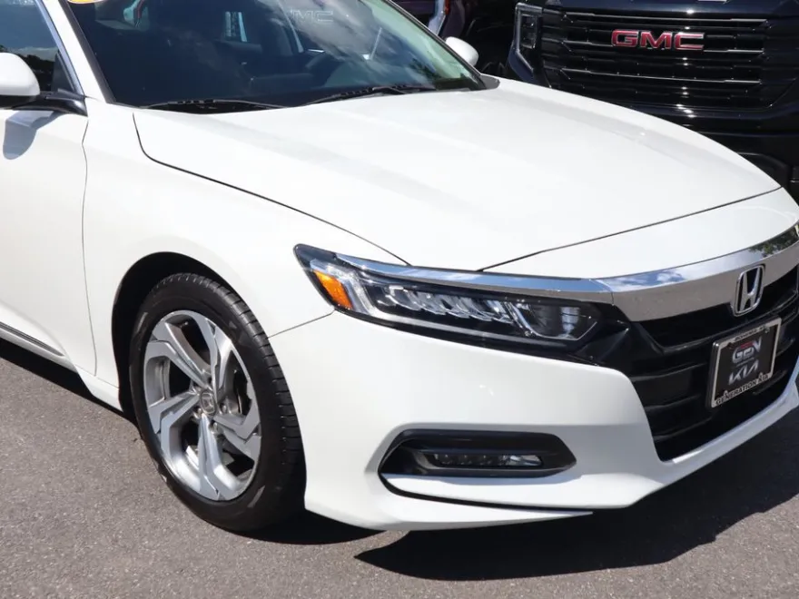 2018 Honda Accord EX photo 1