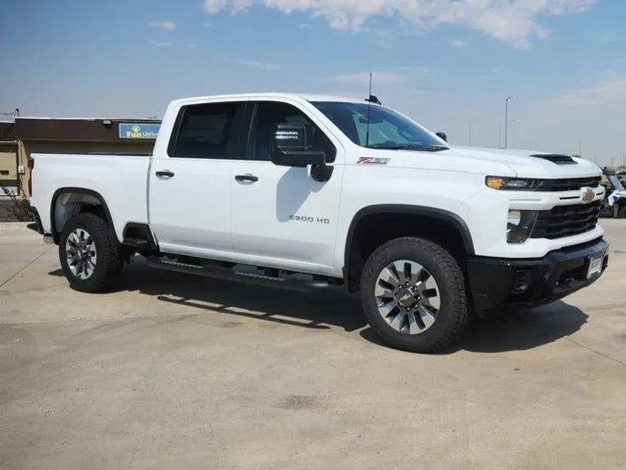 2025 Chevrolet Silverado 2500HD Custom photo 1