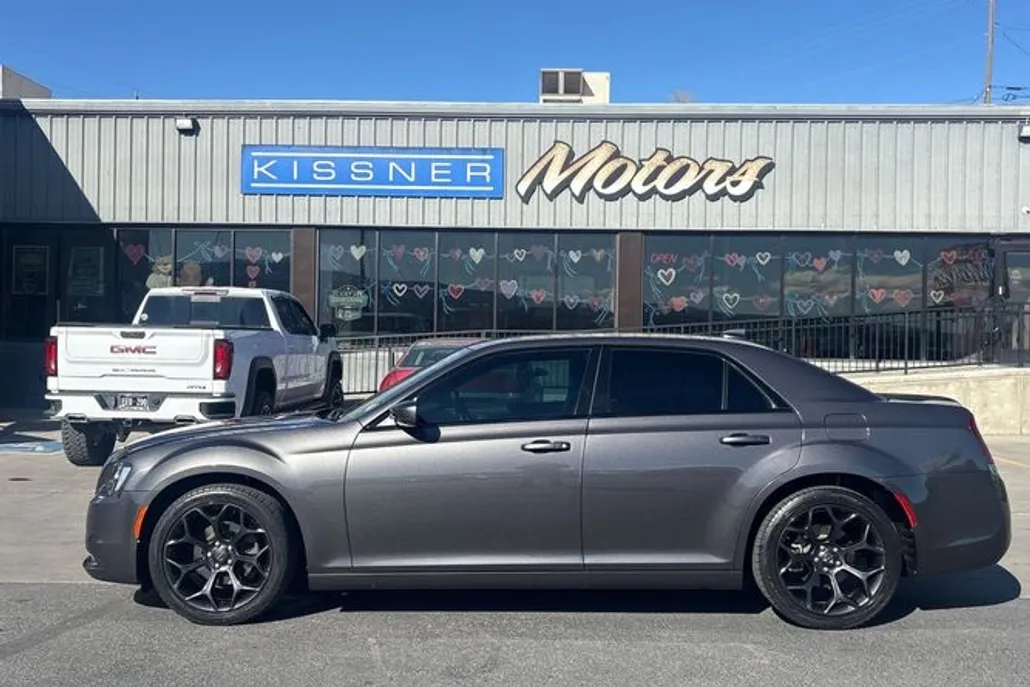 2022 Chrysler 300 S photo 1