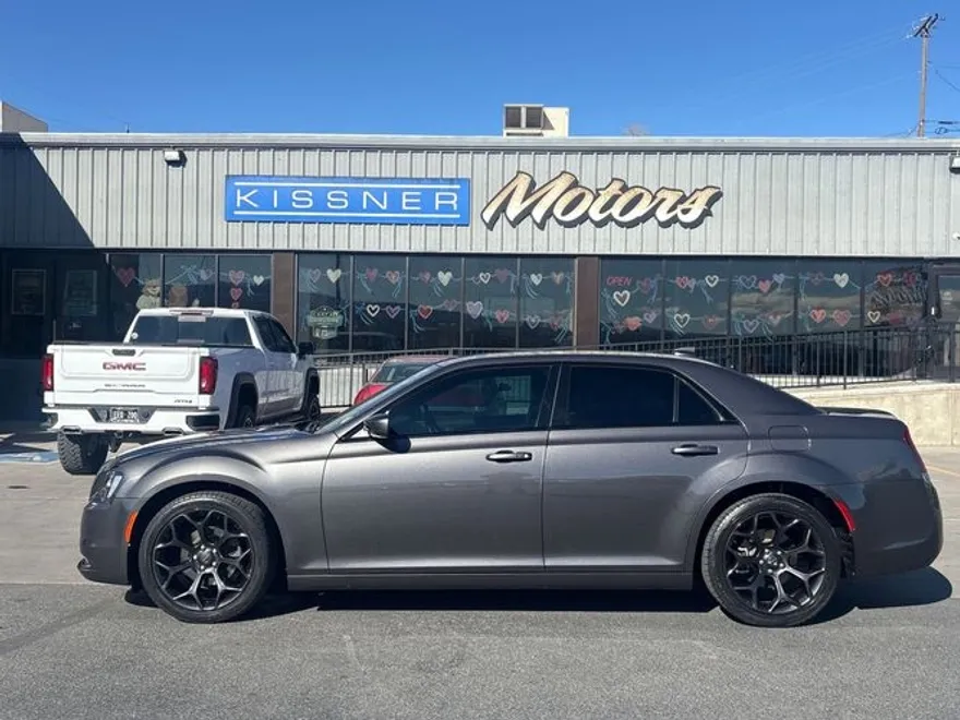 2022 Chrysler 300 S photo 1
