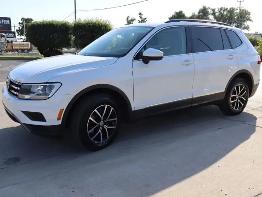 2021 Volkswagen Tiguan SE Sport photo 1