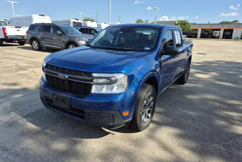 2024 Ford Maverick XLT photo 1