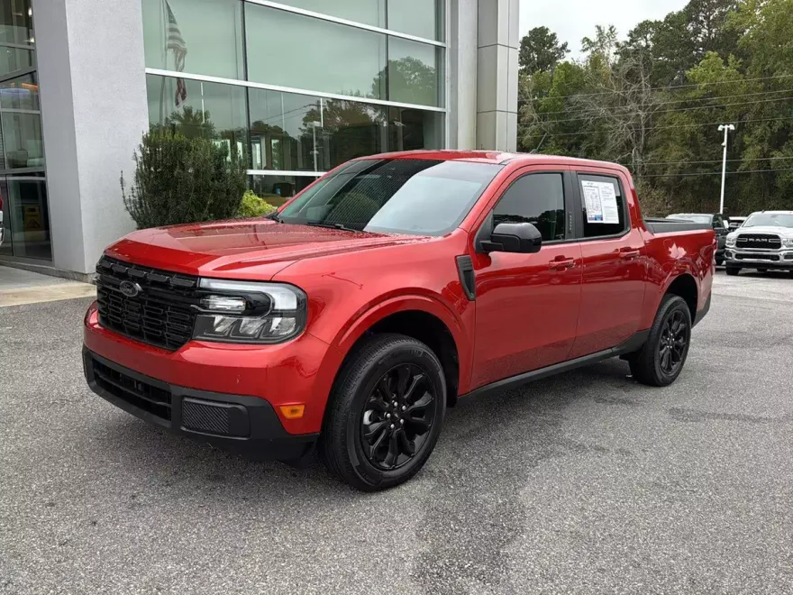2023 Ford Maverick Lariat photo 1