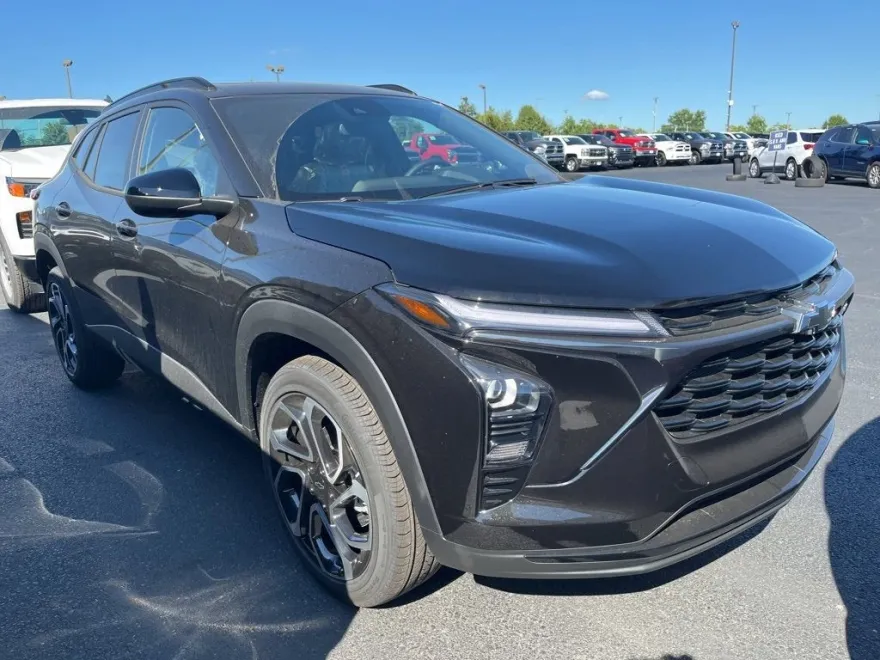 2025 Chevrolet Trax photo 1