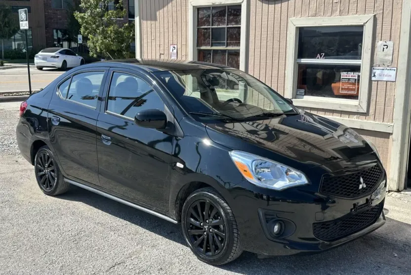 2020 Mitsubishi Mirage G4 LE photo 1
