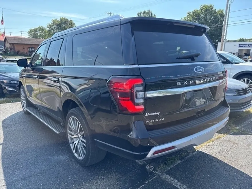 2022 Ford Expedition MAX Platinum photo 1