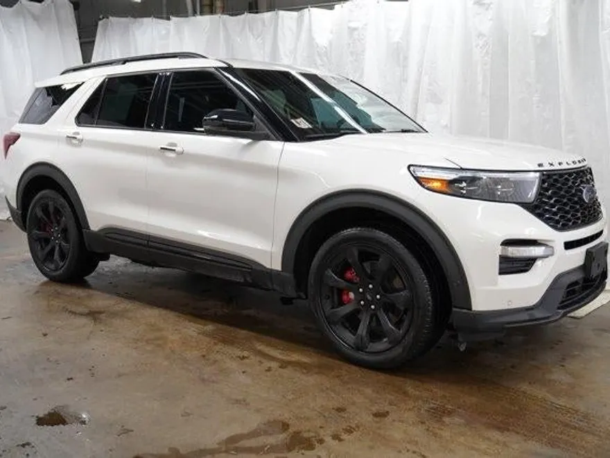 2021 Ford Explorer ST photo 1