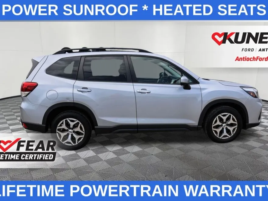 2021 Subaru Forester Premium photo 1