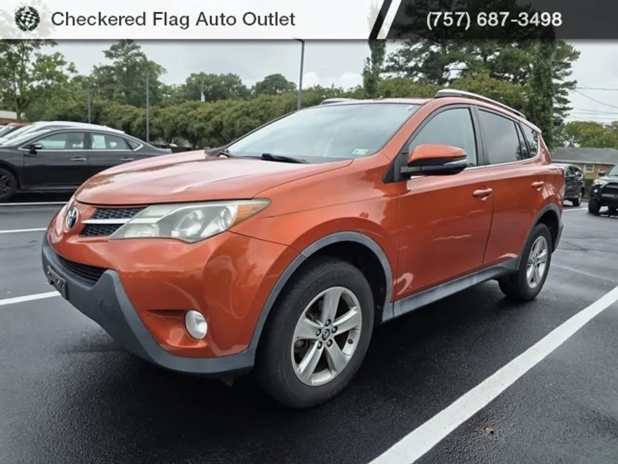 2015 Toyota RAV4 XLE photo 1