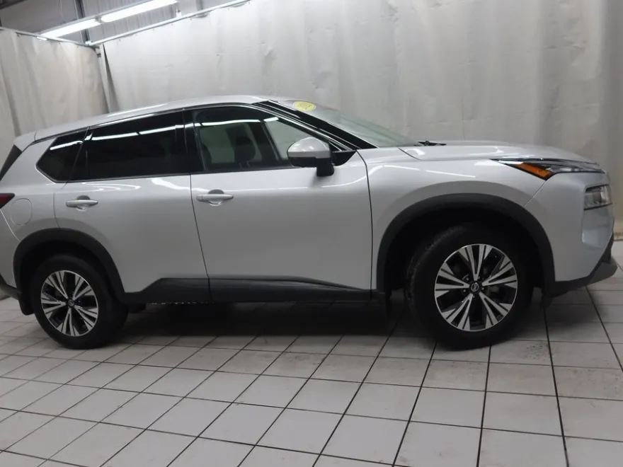 2021 Nissan Rogue SV photo 1