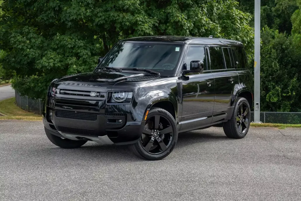 2023 Land Rover Defender V8 photo 1