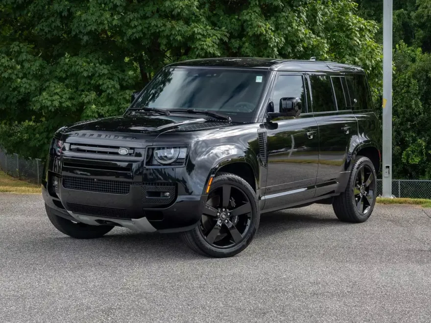 2023 Land Rover Defender V8 photo 1