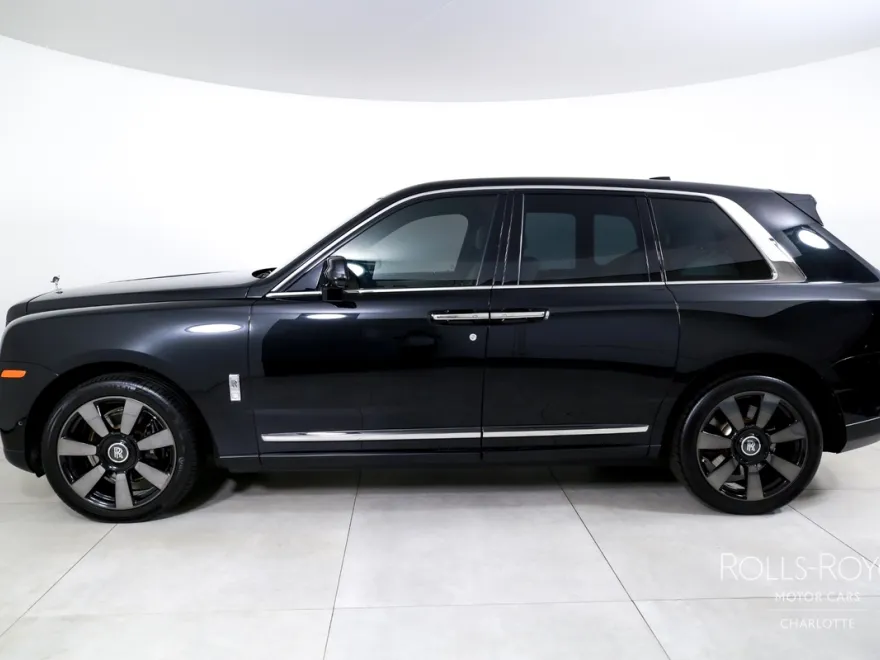 2019 Rolls Royce Cullinan RR31 photo 1