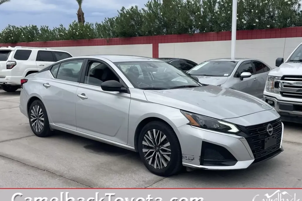 2024 Nissan Altima 2.5 SV photo 1
