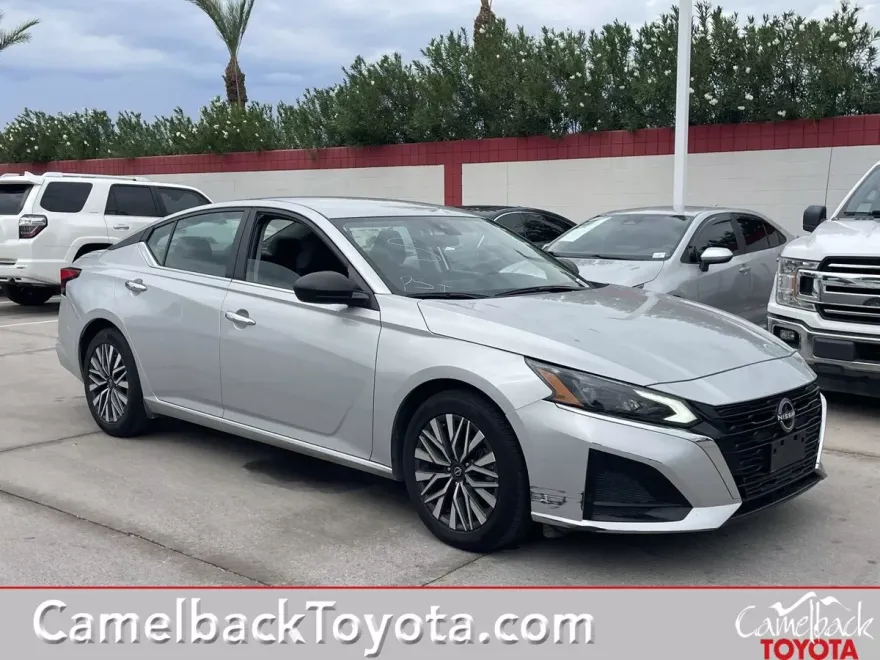 2024 Nissan Altima 2.5 SV photo 1