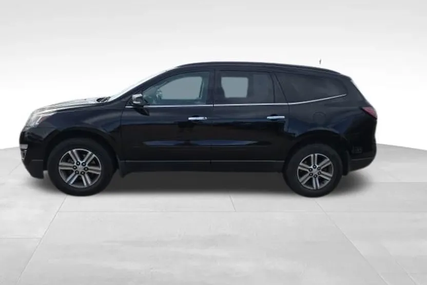 2017 Chevrolet Traverse 2LT photo 1