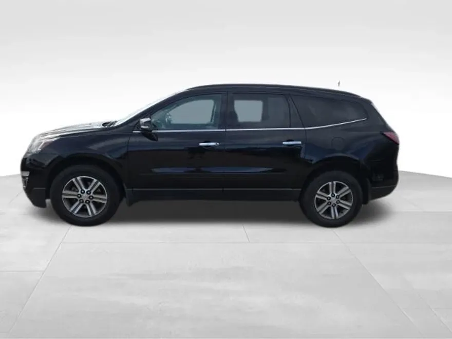 2017 Chevrolet Traverse 2LT photo 1