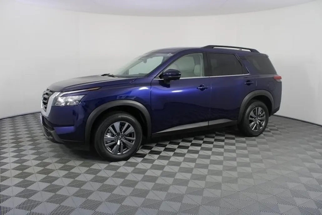 2023 Nissan Pathfinder SV photo 1