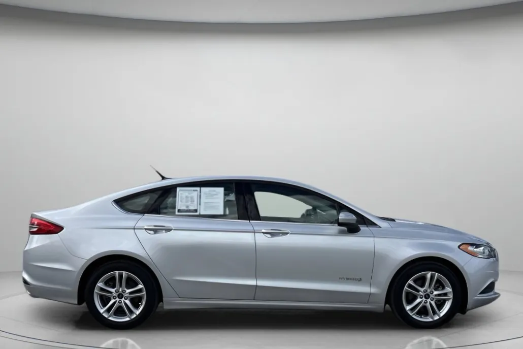 2018 Ford Fusion Hybrid S photo 1