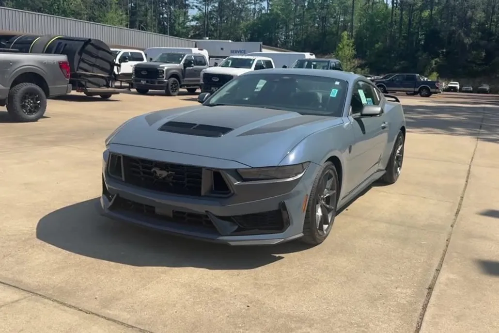 2025 Ford Mustang Dark Horse Deluxe photo 1