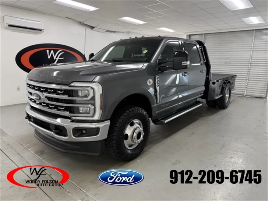 2025 Ford F-350 Lariat photo 1