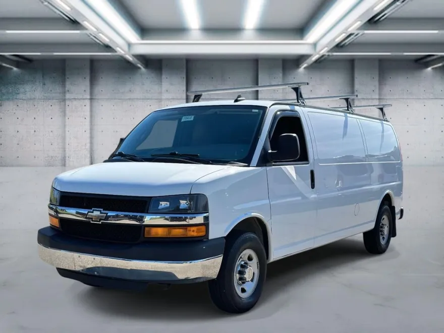 2016 Chevrolet Express 3500 Work Cargo Van photo 1
