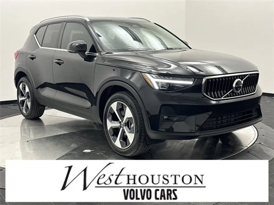 2025 Volvo XC40 Plus photo 1