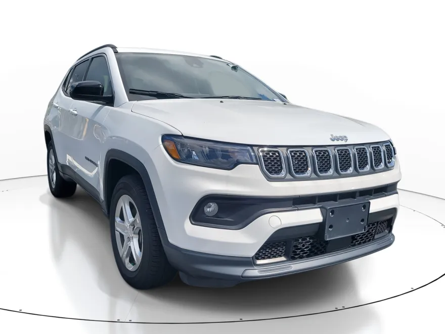 2023 Jeep Compass Latitude photo 1
