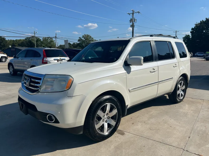 2013 Honda Pilot Touring photo 1