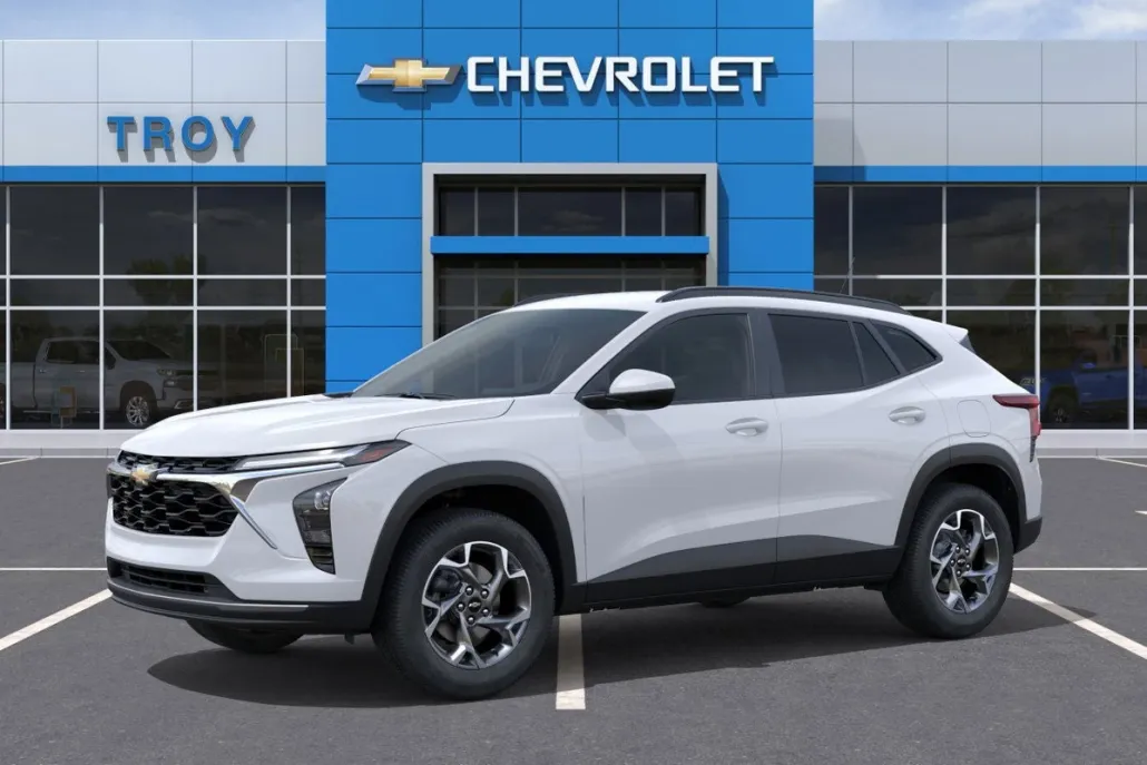 2025 Chevrolet Trax LT photo 1