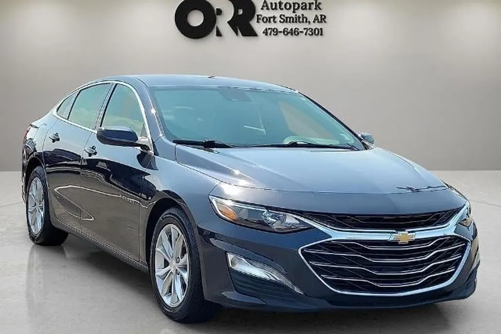 2023 Chevrolet Malibu 1LT photo 1