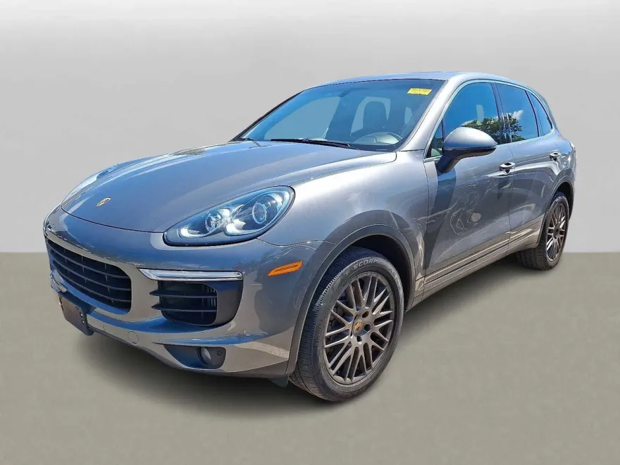 2017 Porsche Cayenne S photo 1