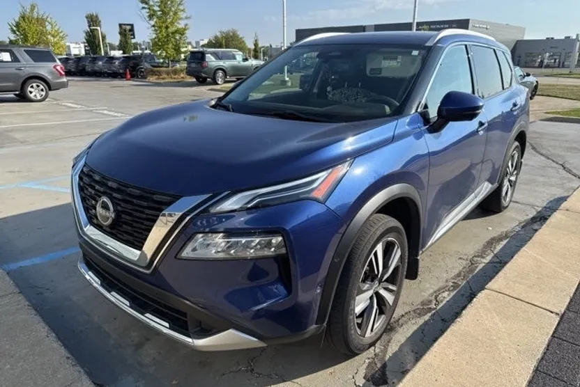 2023 Nissan Rogue Platinum photo 1