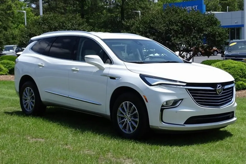 2023 Buick Enclave Essence photo 1