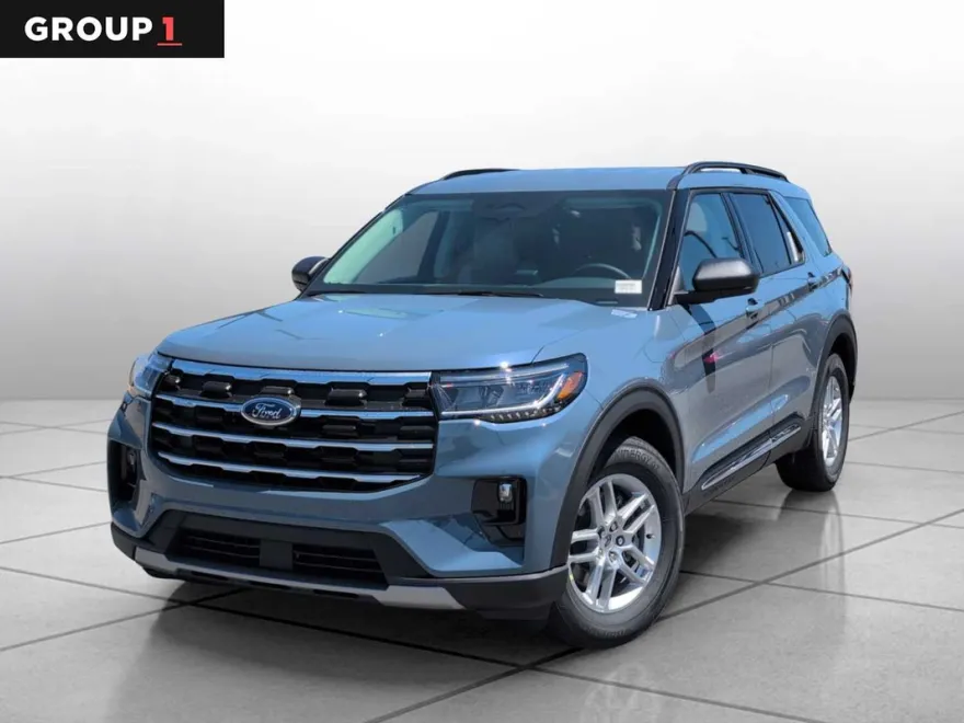 2025 Ford Explorer photo 1