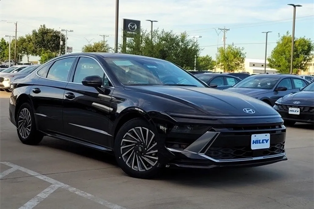 2025 Hyundai Sonata Hybrid SEL photo 1
