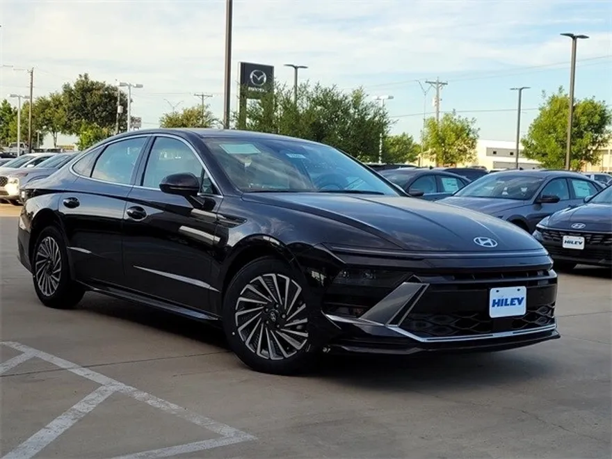 2025 Hyundai Sonata Hybrid SEL photo 1