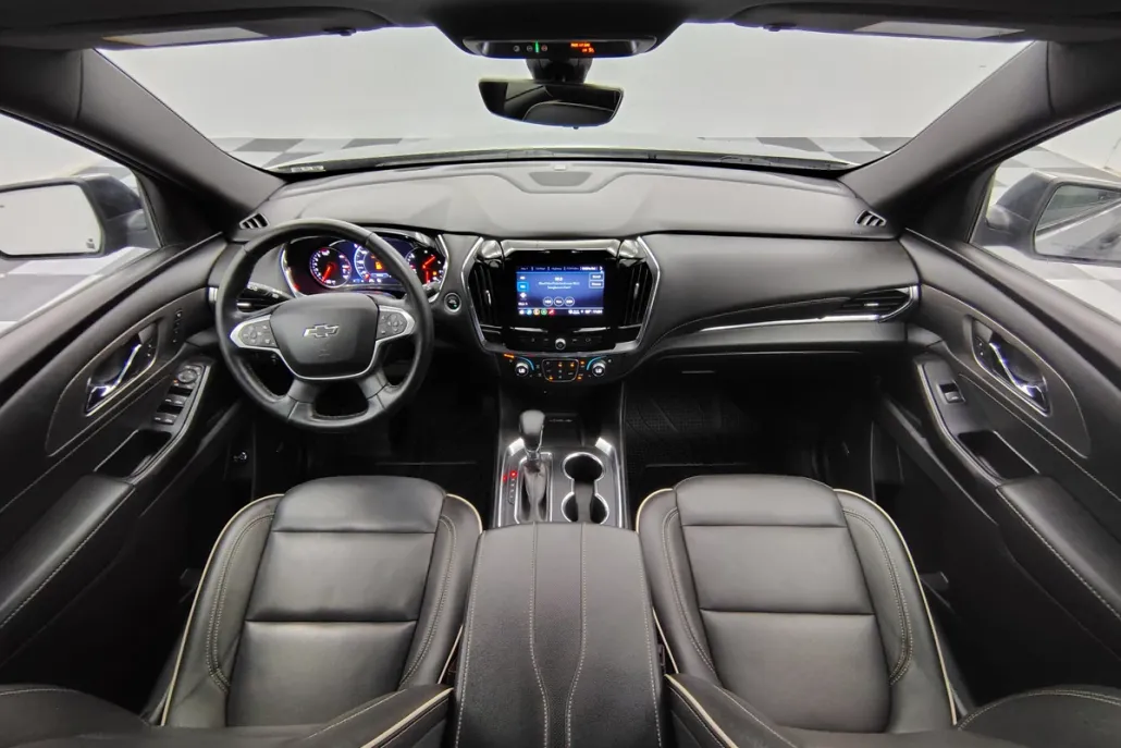2023 Chevrolet Traverse Premier photo 1
