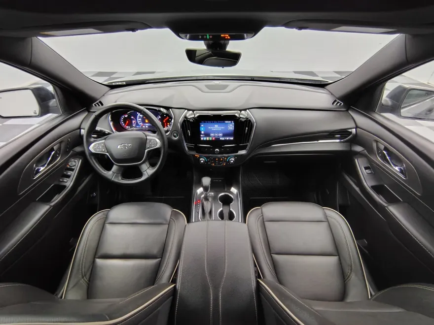 2023 Chevrolet Traverse Premier photo 1