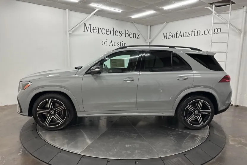2026 Mercedes Benz GLE 450 4MATIC photo 1