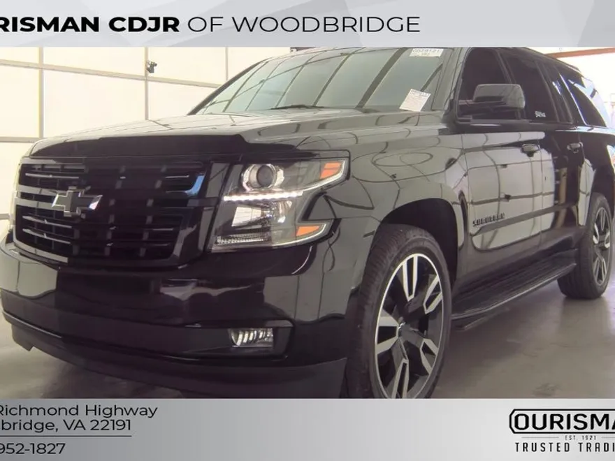 2018 Chevrolet Suburban LT photo 1
