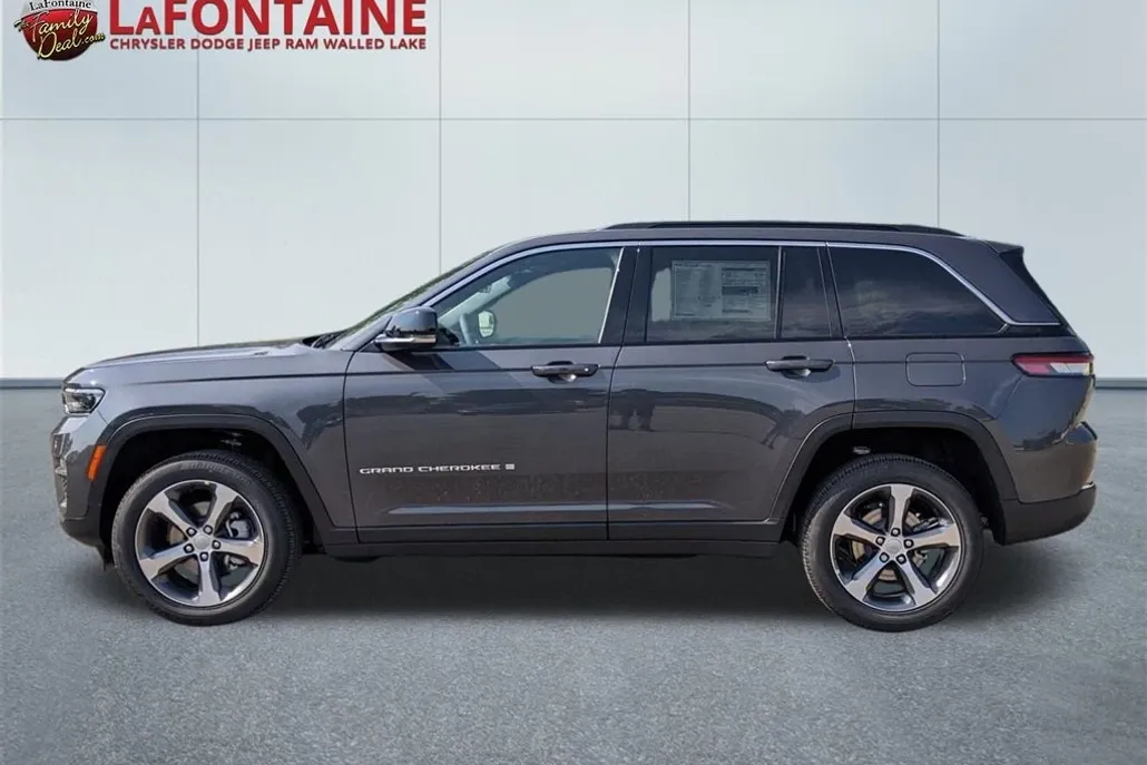 2025 Jeep Grand Cherokee Limited photo 1